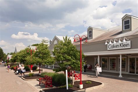 aurora farms premium outlets closing.